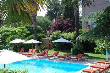 Hotel Les Jardins De - Parking Gratuit & Piscine Chauffee 3*