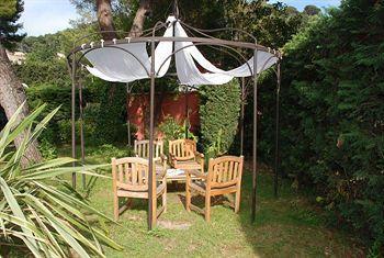 Hotel Les Jardins De - Parking Gratuit & Piscine Chauffee 3*